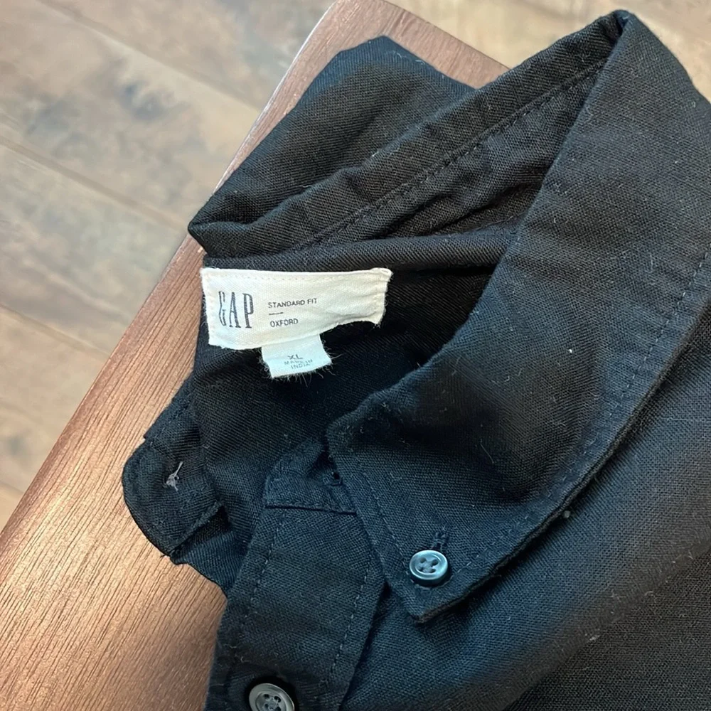 GAP Black Oxford Shirt - Picture 2 of 2